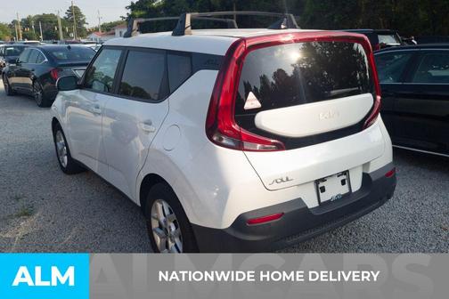Snow White Pearl 2022 Kia Soul LX