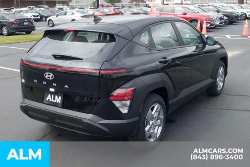 Abyss Black Pearl 2026 Hyundai KONA SE