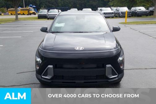 Abyss Black Pearl 2026 Hyundai KONA SE