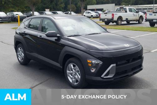 Abyss Black Pearl 2026 Hyundai KONA SE