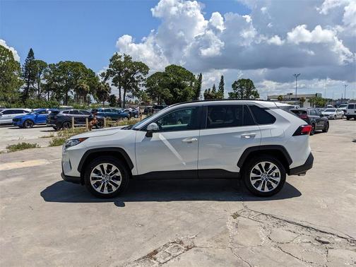 2021 Toyota RAV4 XLE Premium
