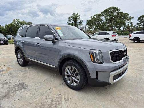 2023 Kia Telluride LX