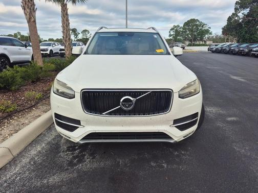 2017 Volvo XC90 T5 Momentum