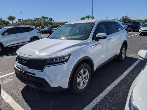 2022 Kia Sorento LX