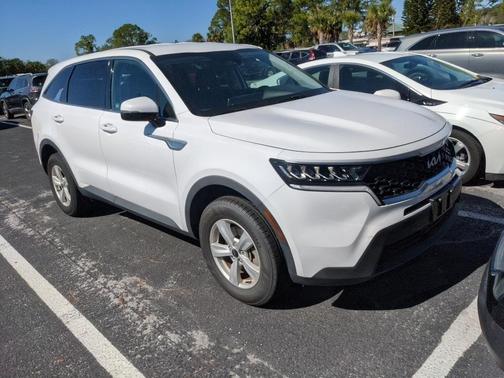 2022 Kia Sorento LX