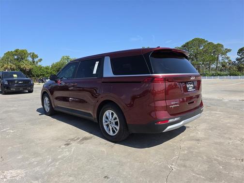 2024 Kia Carnival LX