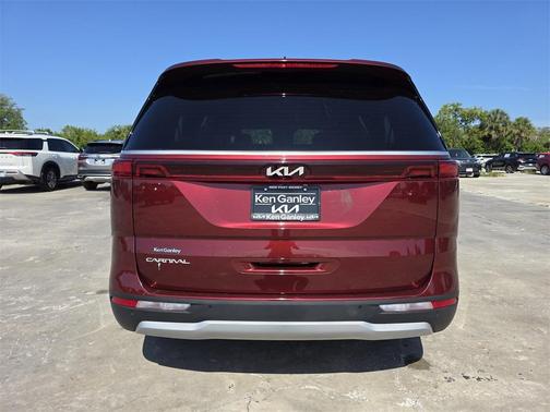 2024 Kia Carnival LX