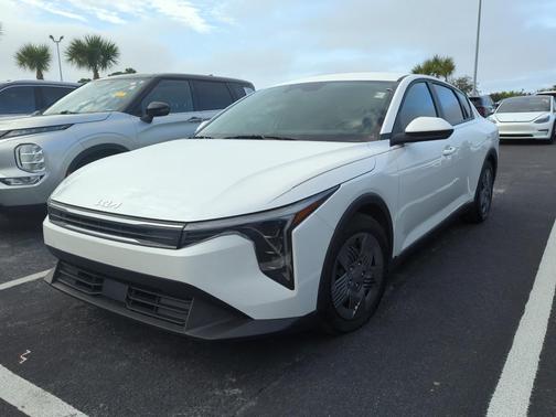2025 Kia K4 LX