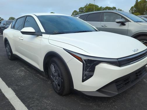 2025 Kia K4 LX