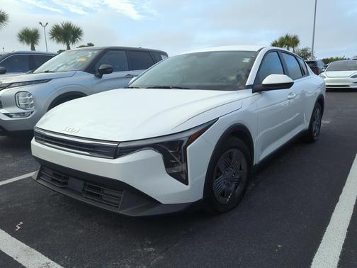 2025 Kia K4 LX