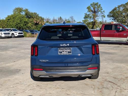 2025 Kia Sorento S