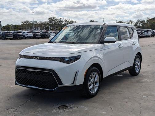 2025 Kia Soul LX