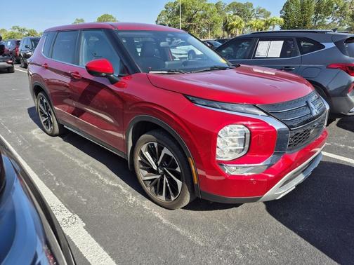 2022 Mitsubishi Outlander SE