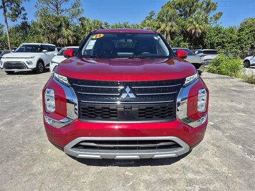 2022 Mitsubishi Outlander SE