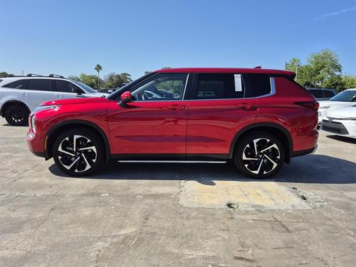 2022 Mitsubishi Outlander SE