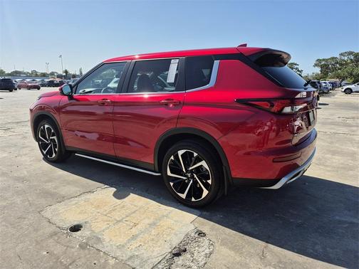 2022 Mitsubishi Outlander SE