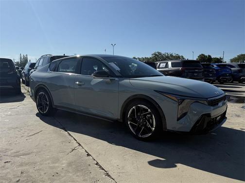 2025 Kia K4 GT-Line