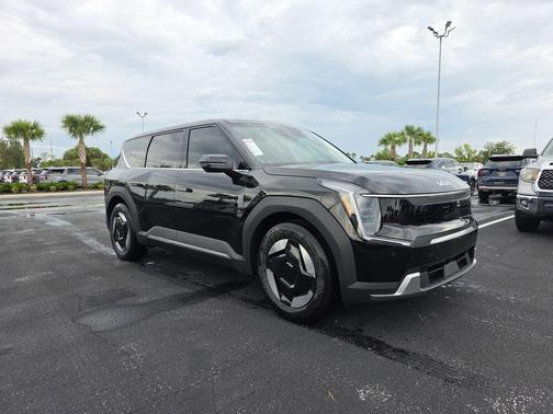 2026 Kia EV9 Light Long Range