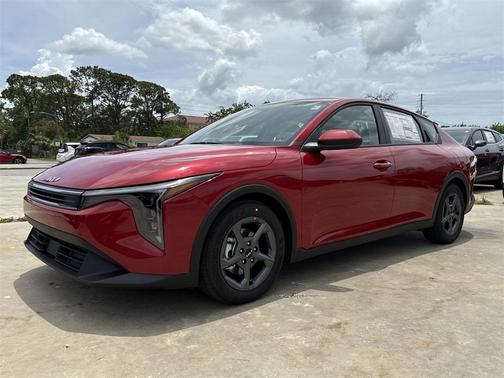 2025 Kia K4 LXS
