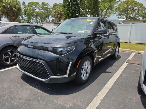 Fusion Orange 2023 Kia Soul LX