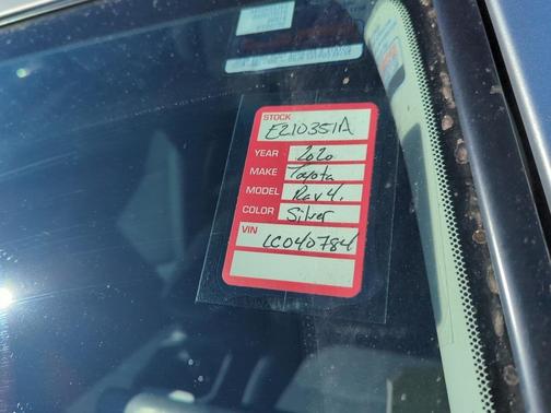 2020 Toyota RAV4 LE