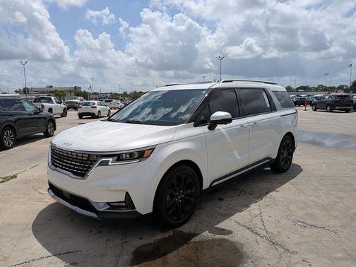 Snow White Pearl 2024 Kia Carnival SX Prestige