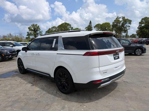 Snow White Pearl 2024 Kia Carnival SX Prestige