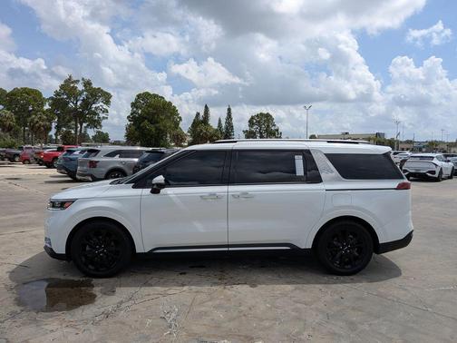 Snow White Pearl 2024 Kia Carnival SX Prestige
