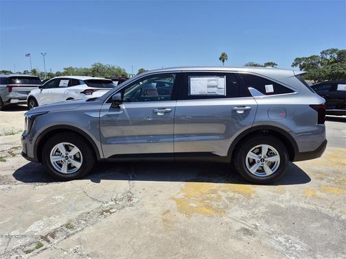 2025 Kia Sorento LX