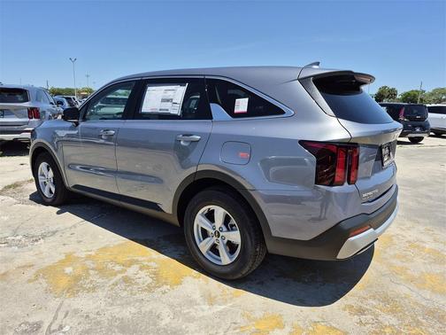 2025 Kia Sorento LX