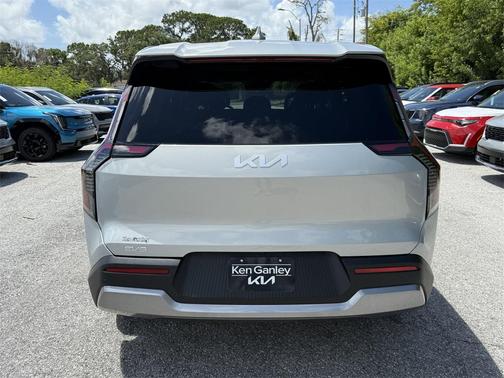 2026 Kia EV9 Light Short Range