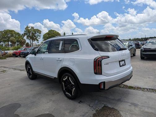 Glacial White Pearl 2025 Kia Telluride EX