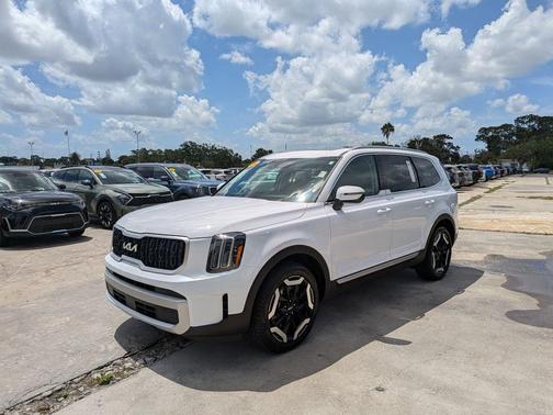 Glacial White Pearl 2025 Kia Telluride EX