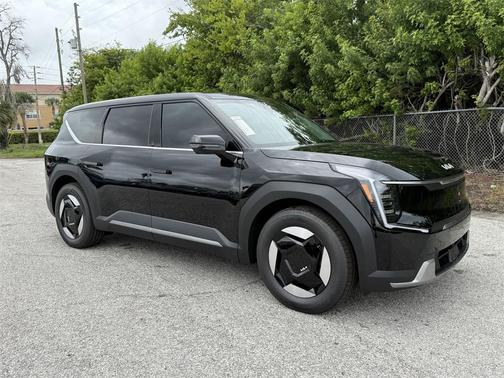 2026 Kia EV9 Light Short Range