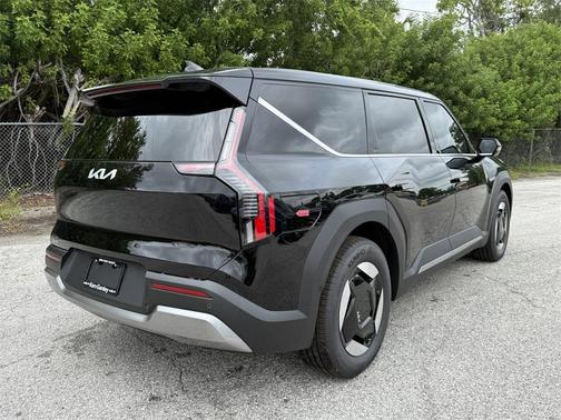 2026 Kia EV9 Light Short Range