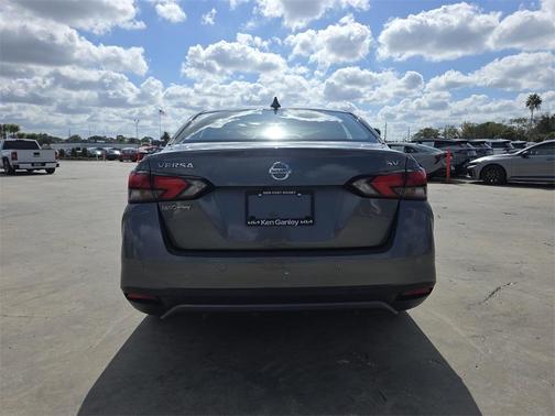 2021 Nissan Versa 1.6 SV