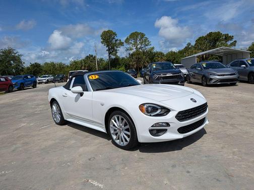 Bianco Gelato White 2017 FIAT 124 Spider Lusso