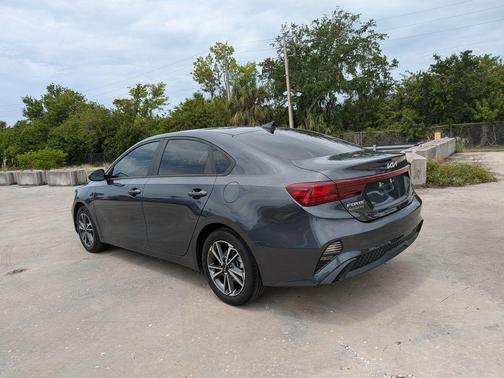 Gravity Gray 2023 Kia Forte LXS
