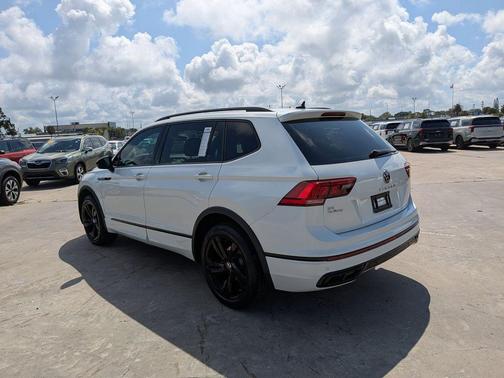 Opal White Pearl Effect 2023 Volkswagen Tiguan 2.0T SE R-Line Black