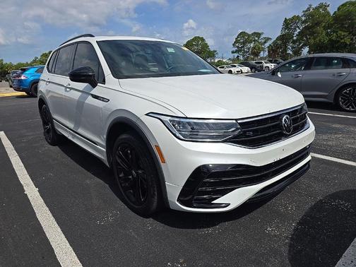 Opal White Pearl Effect 2023 Volkswagen Tiguan 2.0T SE R-Line Black