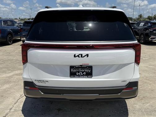 2025 Kia Carnival Hybrid SX