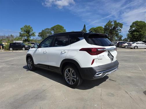2023 Kia Seltos S