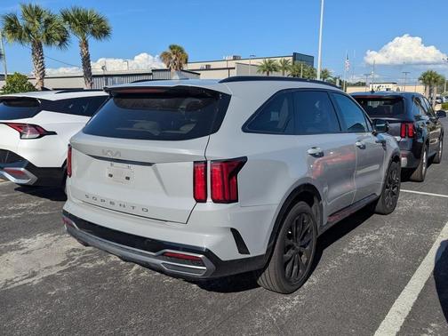 2022 Kia Sorento SX