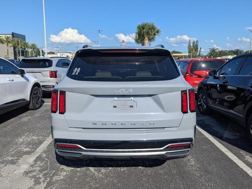 2022 Kia Sorento SX