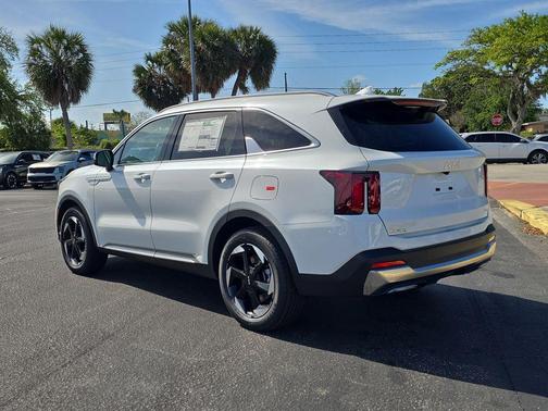 Snow White Pearl 2026 Kia Sorento Hybrid EX