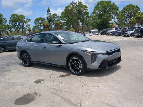2025 Kia K4 GT-Line