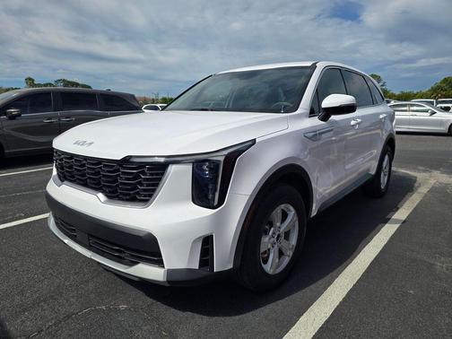 Glacial White Pearl 2025 Kia Sorento LX