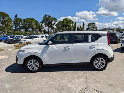 2022 Kia Soul LX