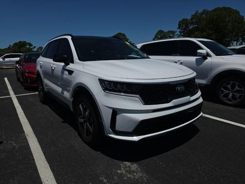 Glacial White Pearl 2021 Kia Sorento S