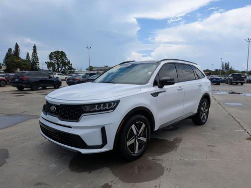 Glacial White Pearl 2021 Kia Sorento S